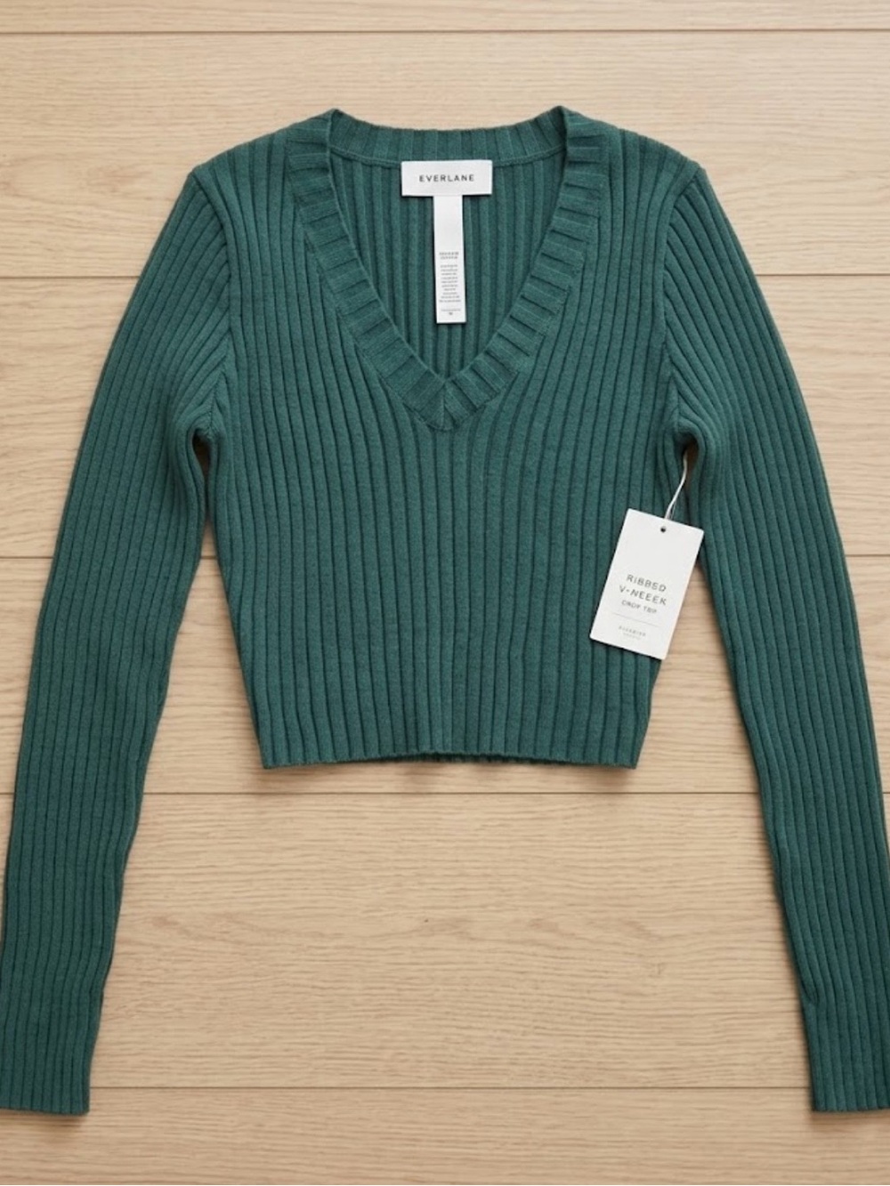 NWT double zero woman’s green ribbed long sleeve v neck crop sweater small